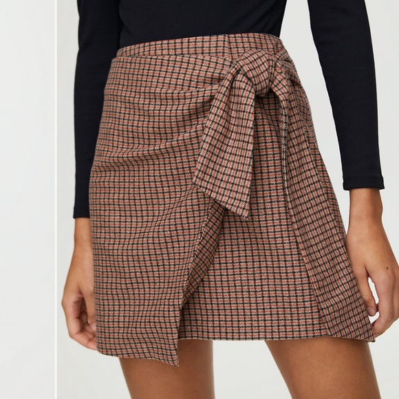 Aritzia Dresses & Skirts - Wilfred wrap front skirt NWT